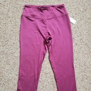 NWT Athletech Capri Leggings